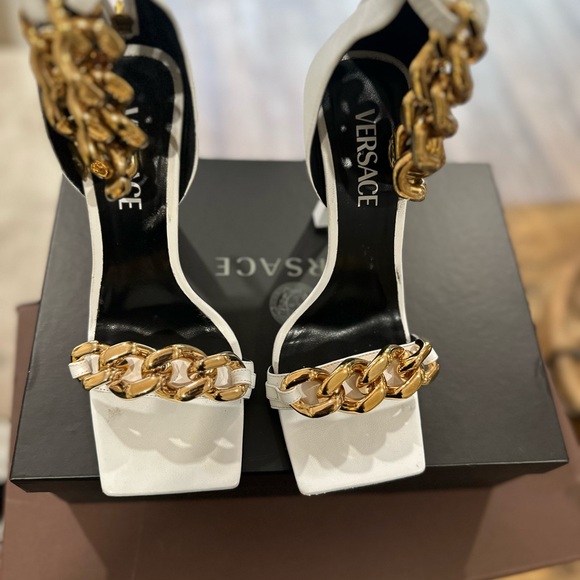 Show stopping white Lamb Leather Versace Heels - Picture 6 of 7